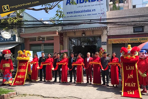 Múa lân sư rồng cho sự kiện khánh thành, khai trương