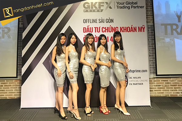 Nghề lễ tân không đơn thuần như bạn nghĩ. Bạn đã biết?