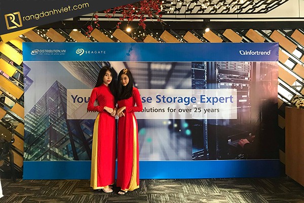 lễ tân Rạng Danh Việt