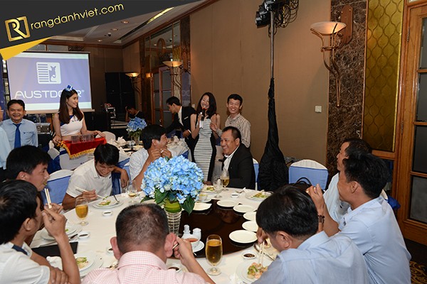 không gian hội nghị tri ân khách hàng Austdoor