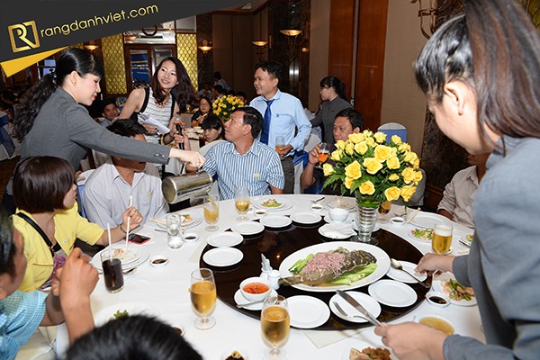 tiệc hội nghị tri ân khách hàng Austdoor