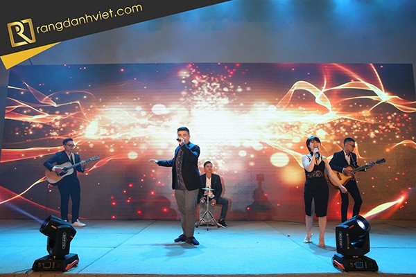 ban nhạc tại hội nghị