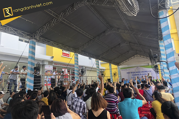 Sự náo nhiệt của hội nghị