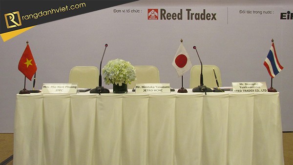 sân khấu hội thảo diễn đàn kinh tế