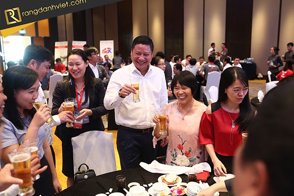 Chúc mừng lễ kí kết hợp tác thành công