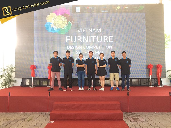 Nhân sự khai mạc gỗ liên minh