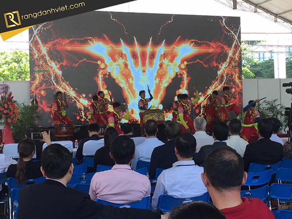 thuê màn hình led Tất Niên công ty