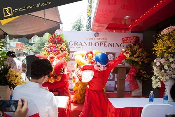 múa lân sư rồng khai trương