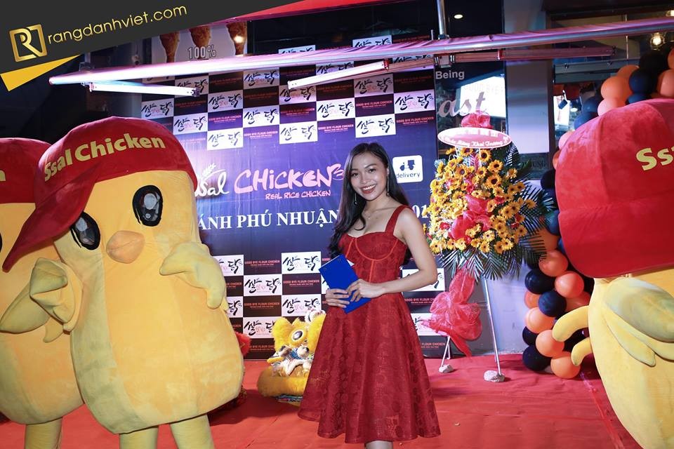 Mascot hình con gà