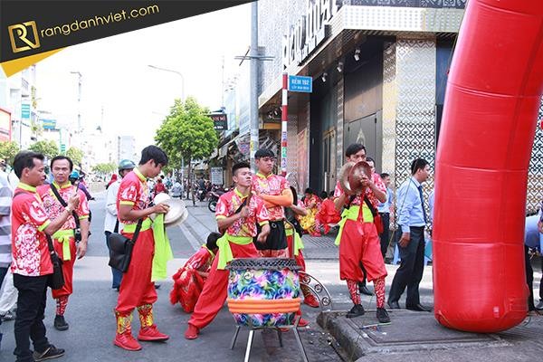 Trống hội khai trương