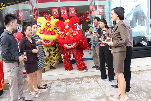 sự kiện khai trương showroom cozy