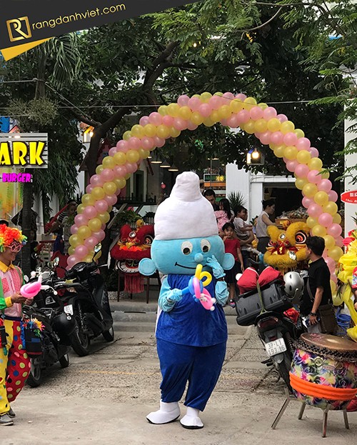 Sử dụng linh vật trong tổ chức khai trương cửa hàng