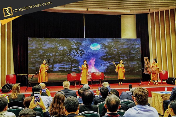 Bạn nhạc dân tộc