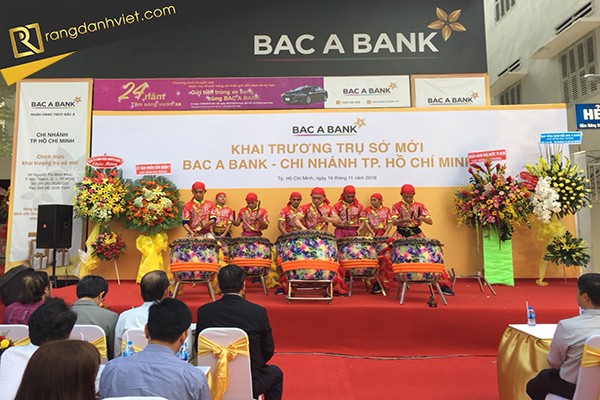 đánh trống khai trương 