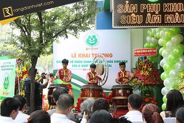 trống hội ngày khai trương