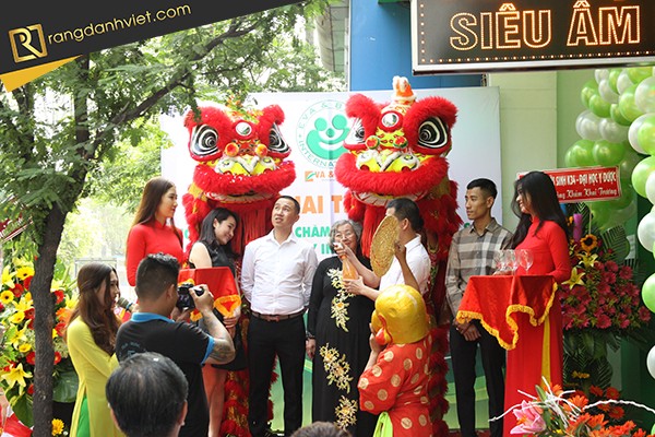 Múa lân sư rồng khai trương Tâm An