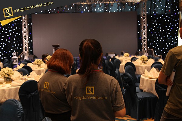 nhân viên rạng danh việt