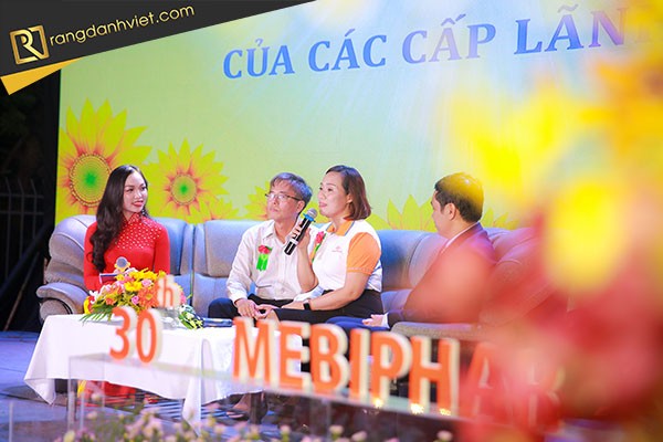 giao lưu trò chuyện