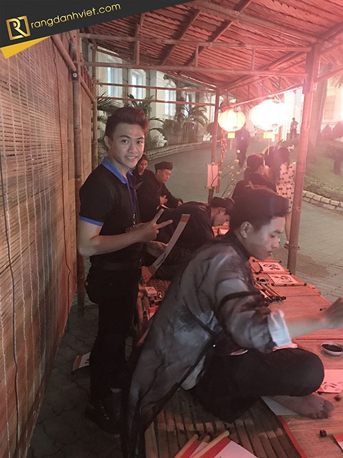 Cho thuê ông đồ tất niên