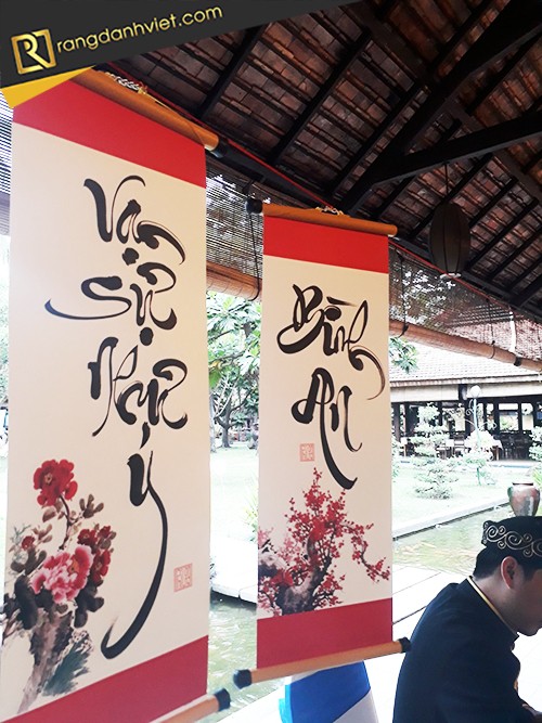 ông đồ viết chữ thư pháp