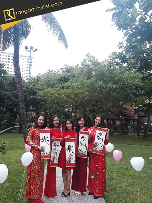 cho thuê ông đồ viết thư pháp