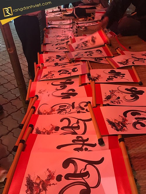 cung cấp ông đồ viết chữ thư pháp