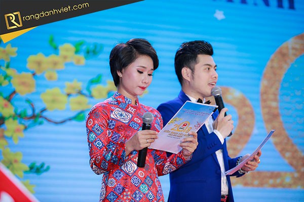 MC dẫn chương trình tiệc tất niên