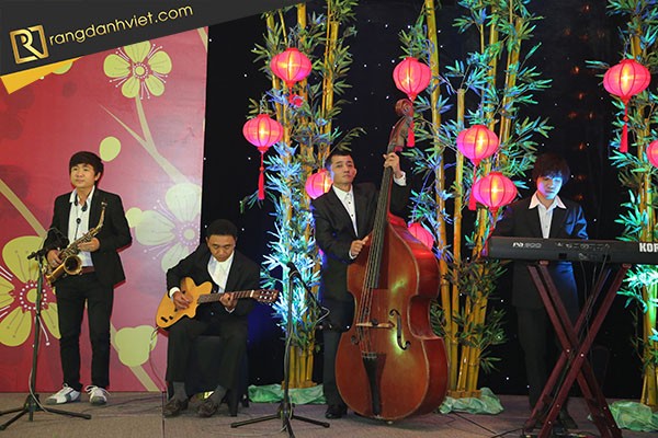 Ban nhạc sự kiện tất niên