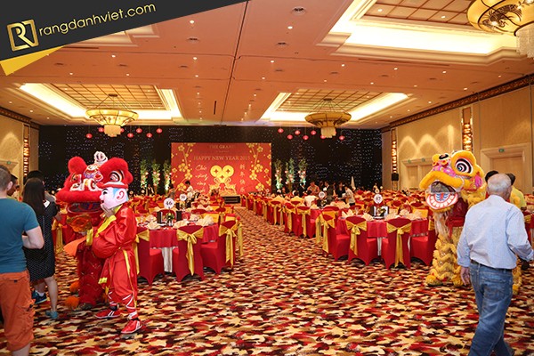 tổ chức tất niên tiết kiệm chi phí