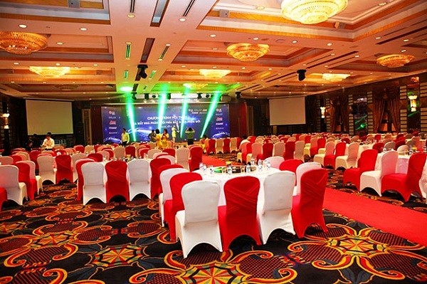 không gian tất niên phong cách vintage