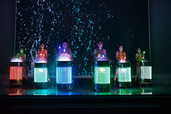 múa trống nước sự kiện tất niên