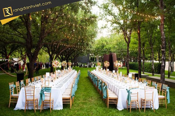 Tổ chức tất niên thu hút