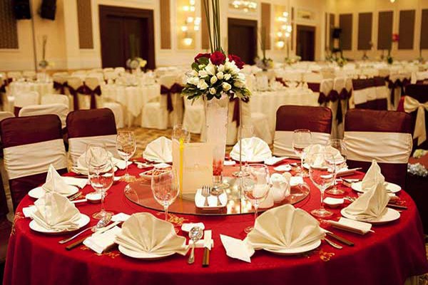 trang trí hoa cho sự kiện tất niên cuối năm