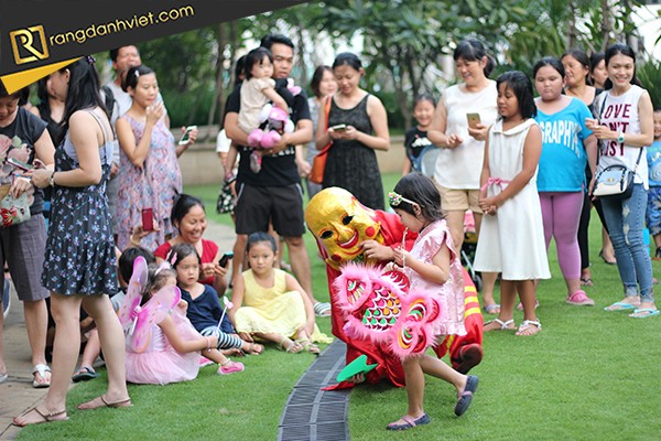 Tổ chức trung thu tại công viên