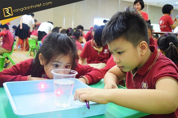 Trò chơi khoa học trong ngày Trung thu 